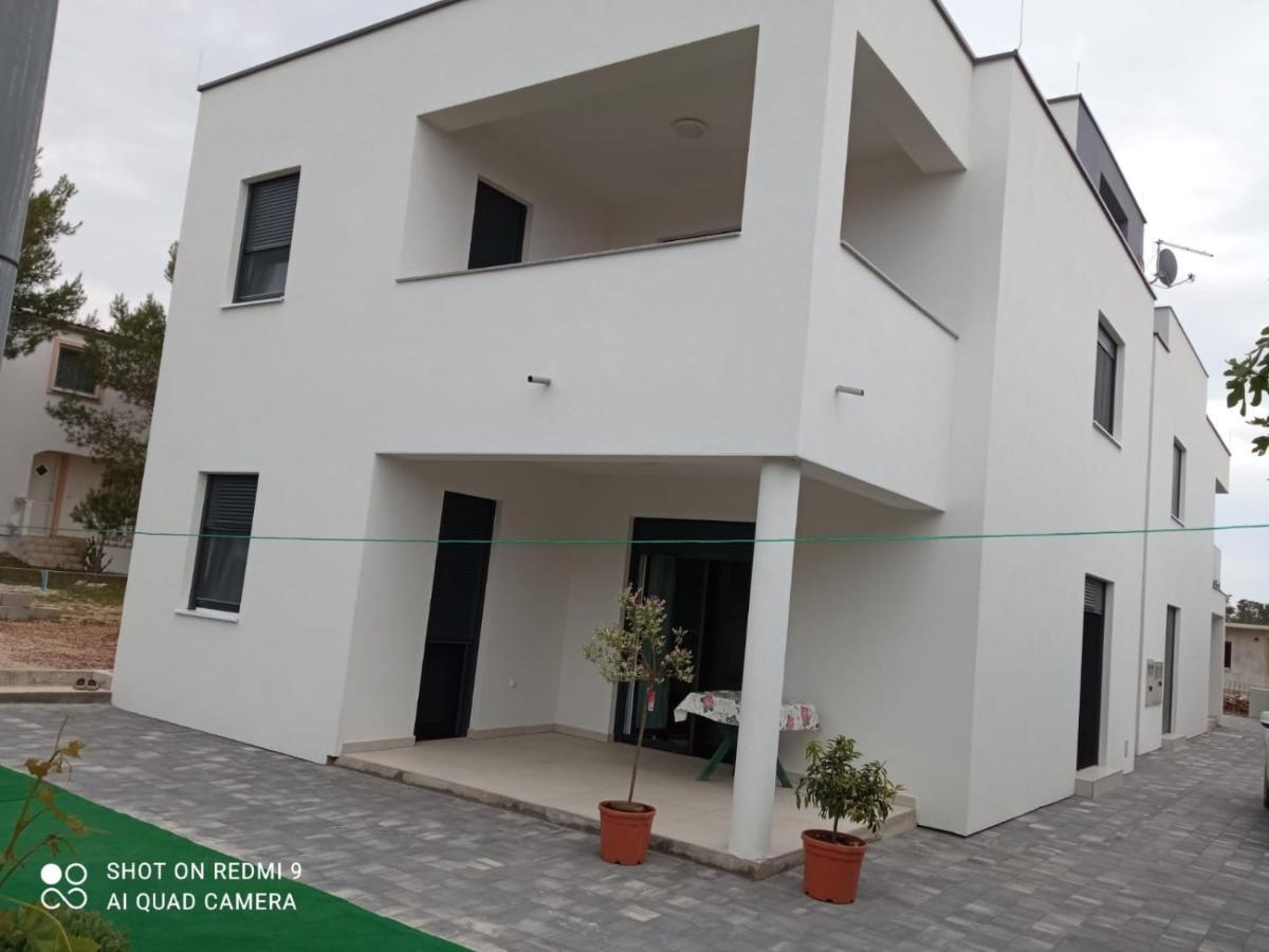 Apartman Franc S Вир Екстериор снимка