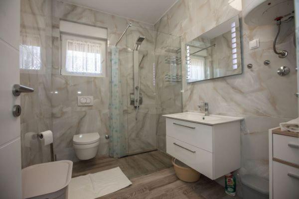 Apartman Franc S Вир Екстериор снимка
