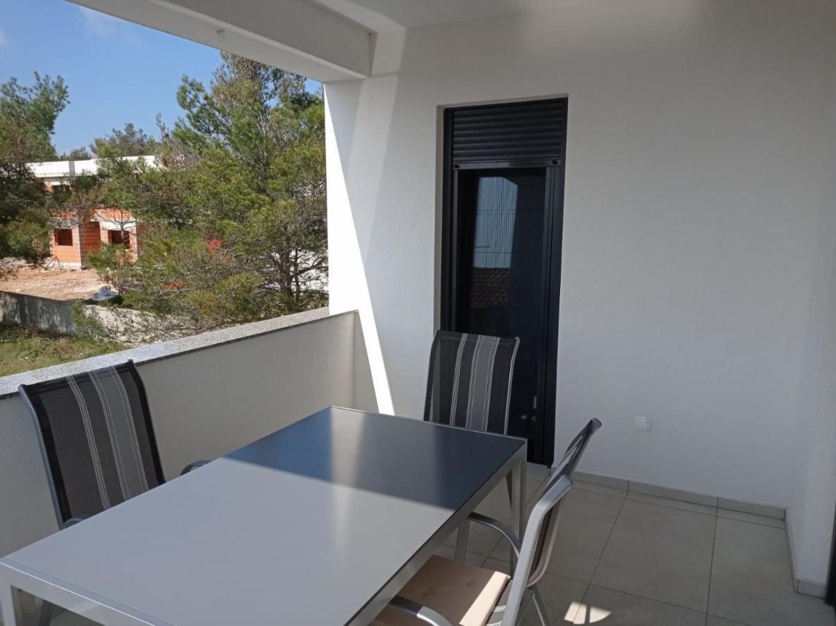 Apartman Franc S Вир Екстериор снимка